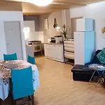 Maison Datcha Avec Jardin Et Piscine Privee Semesterbostad