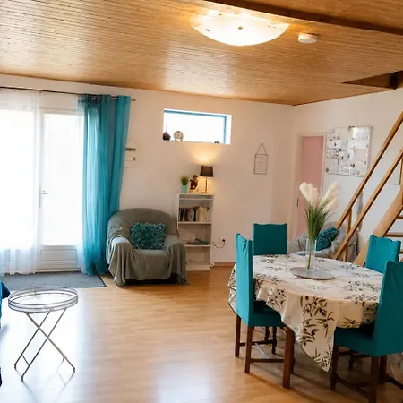펜션 Maison Datcha Avec Jardin Et Piscine Privee *