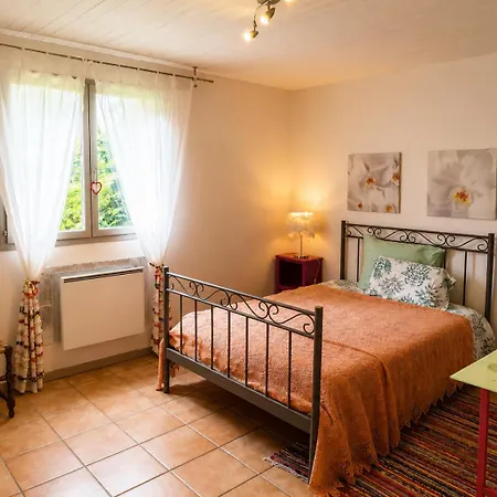 Vakantiehuis Maison Datcha Avec Jardin Et Piscine Privee