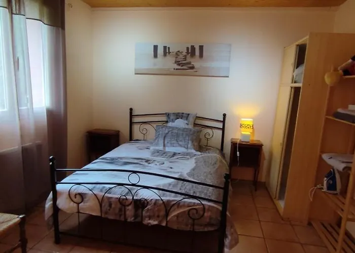 Maison Datcha Avec Jardin Et Piscine Privée *