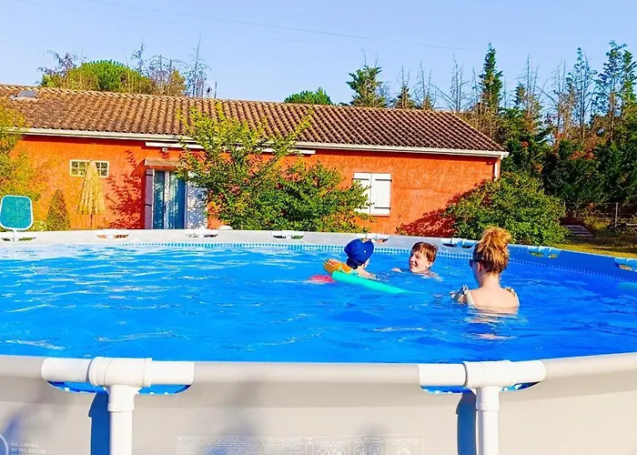 Maison Datcha Avec Jardin Et Piscine Privée Сasa de vacaciones *