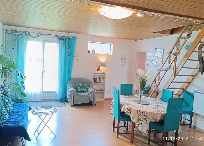 Maison Datcha Avec Jardin Et Piscine Privée Сasa de vacaciones *