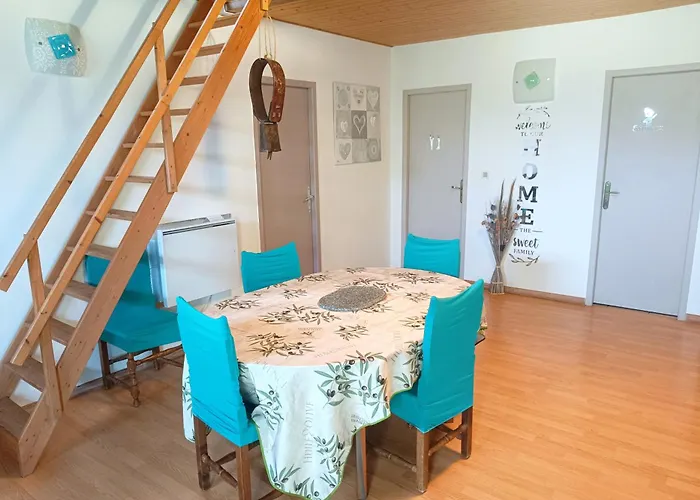 Сasa de vacaciones Maison Datcha Avec Jardin Et Piscine Privée